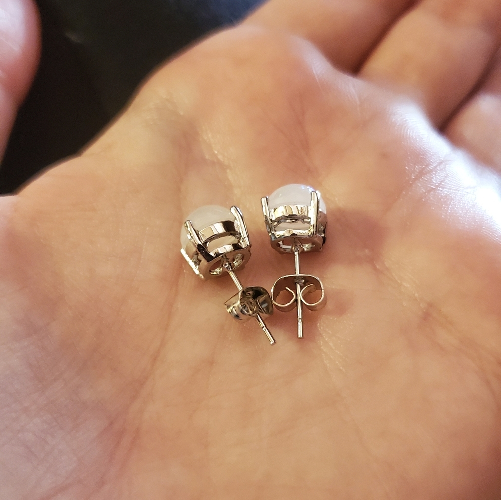 NWOT 8mm White Triplet Opal Stud Earrings - Picture 14 of 16
